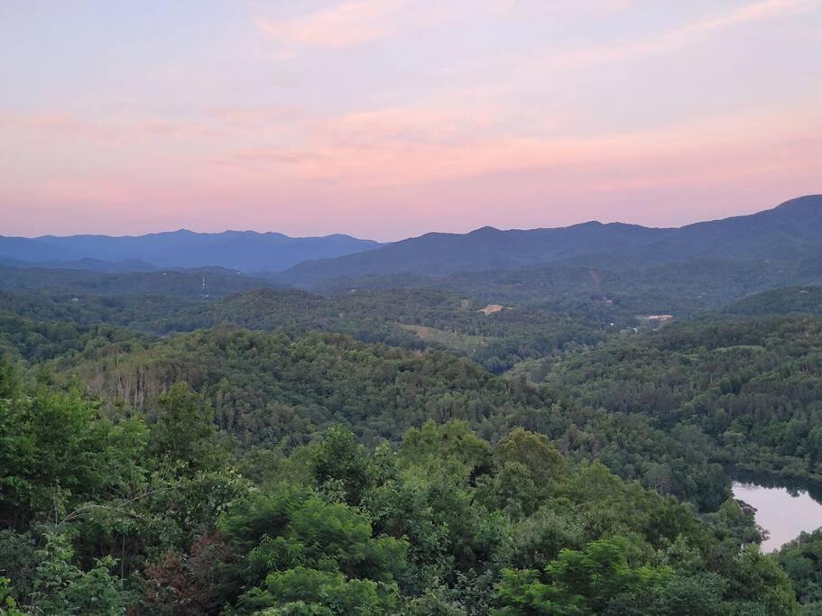 Stunning Mtn. Views! 4Br With All The Amenities! - Vista Vibes- ブライソン・シティ エクステリア 写真